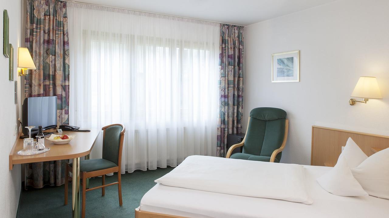 Hotel Lamm Ostfildern Bagian luar foto