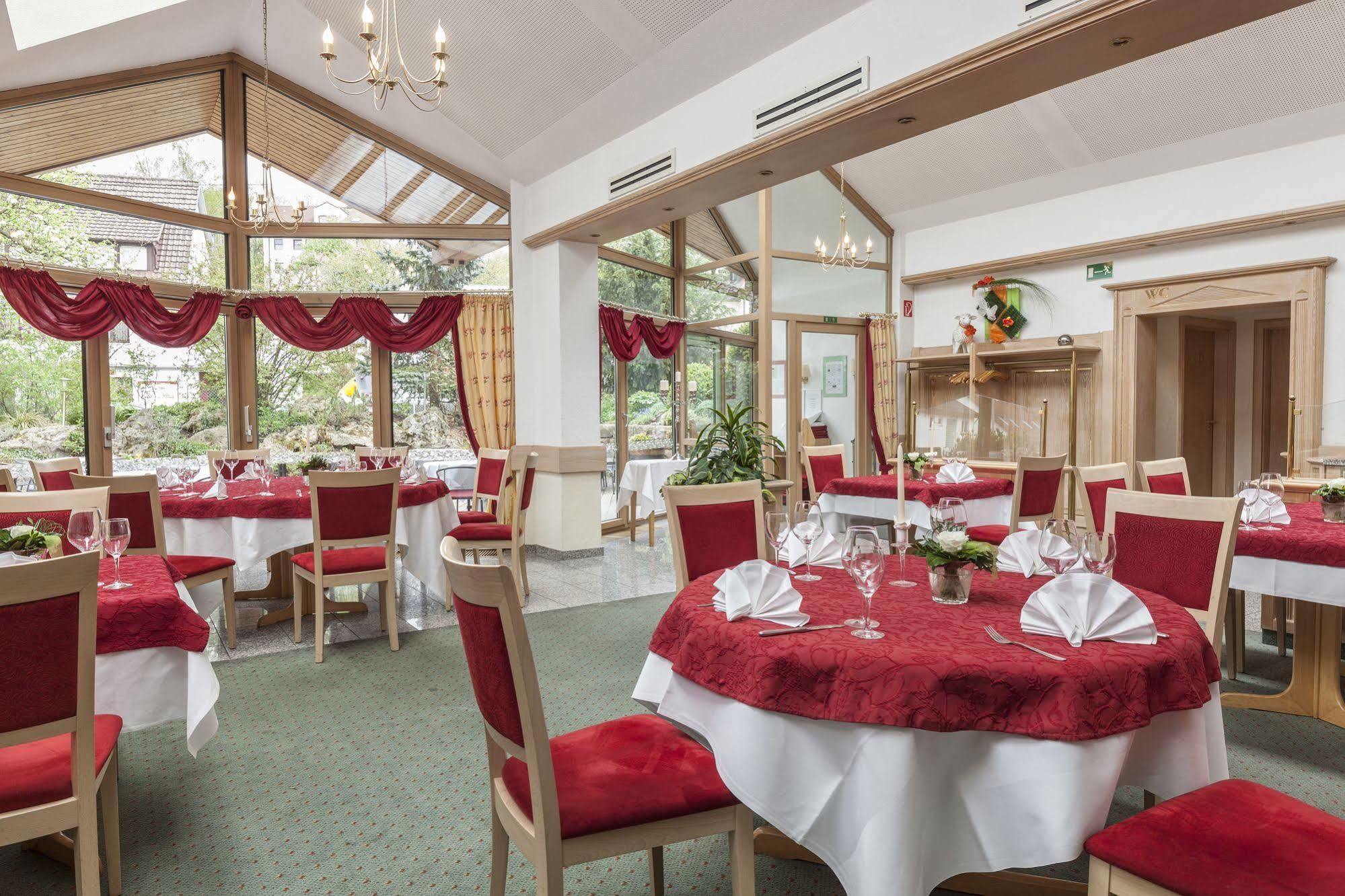 Hotel Lamm Ostfildern Bagian luar foto