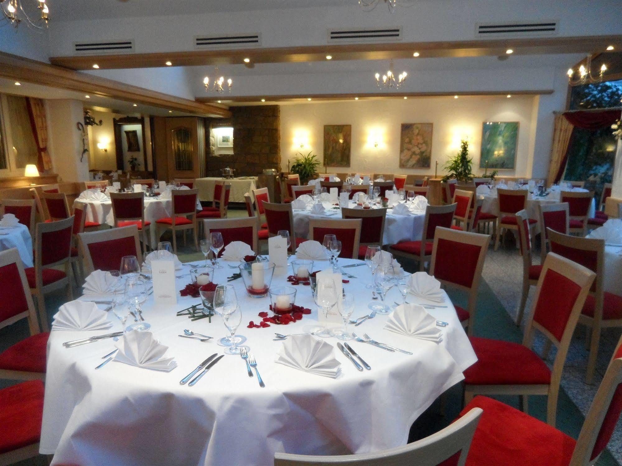 Hotel Lamm Ostfildern Bagian luar foto