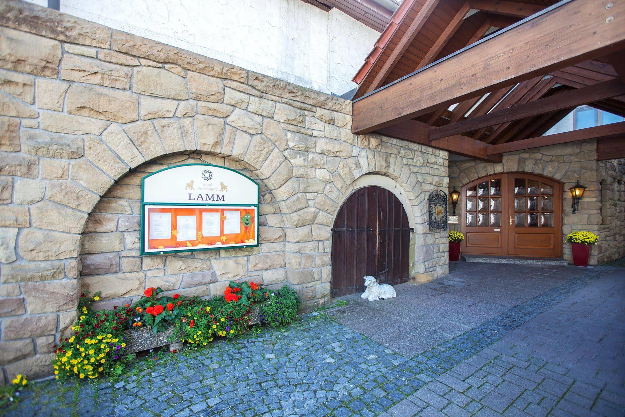 Hotel Lamm Ostfildern Bagian luar foto