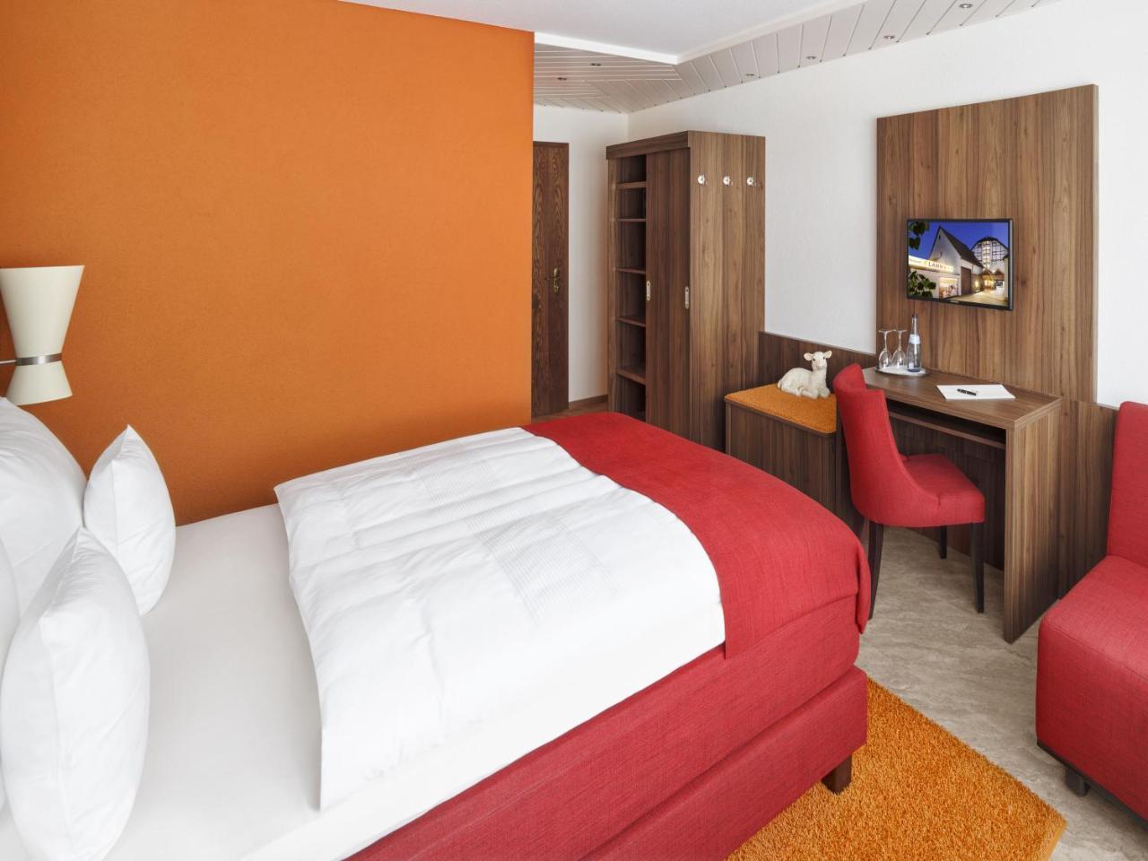 Hotel Lamm Ostfildern Bagian luar foto