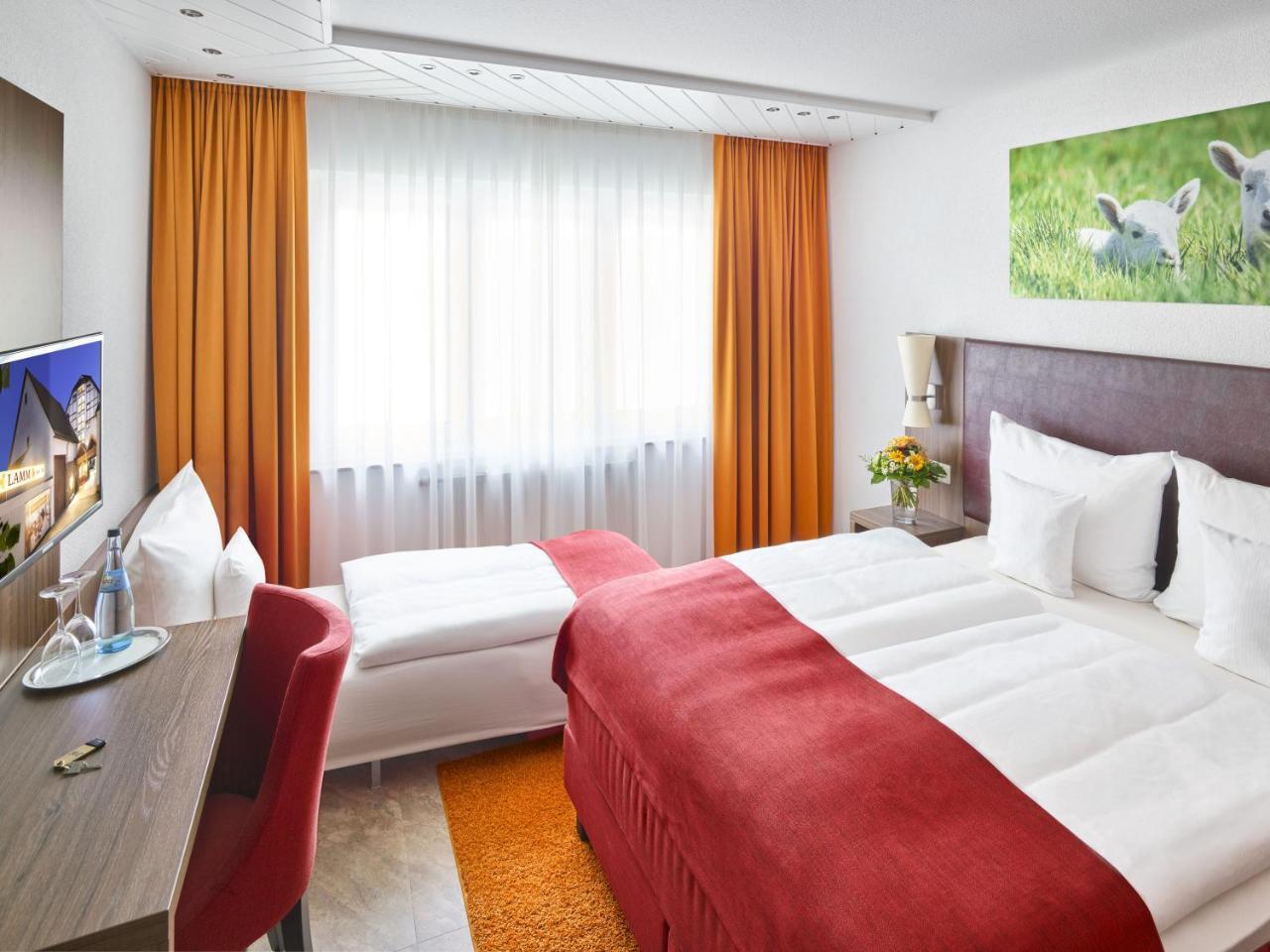 Hotel Lamm Ostfildern Bagian luar foto